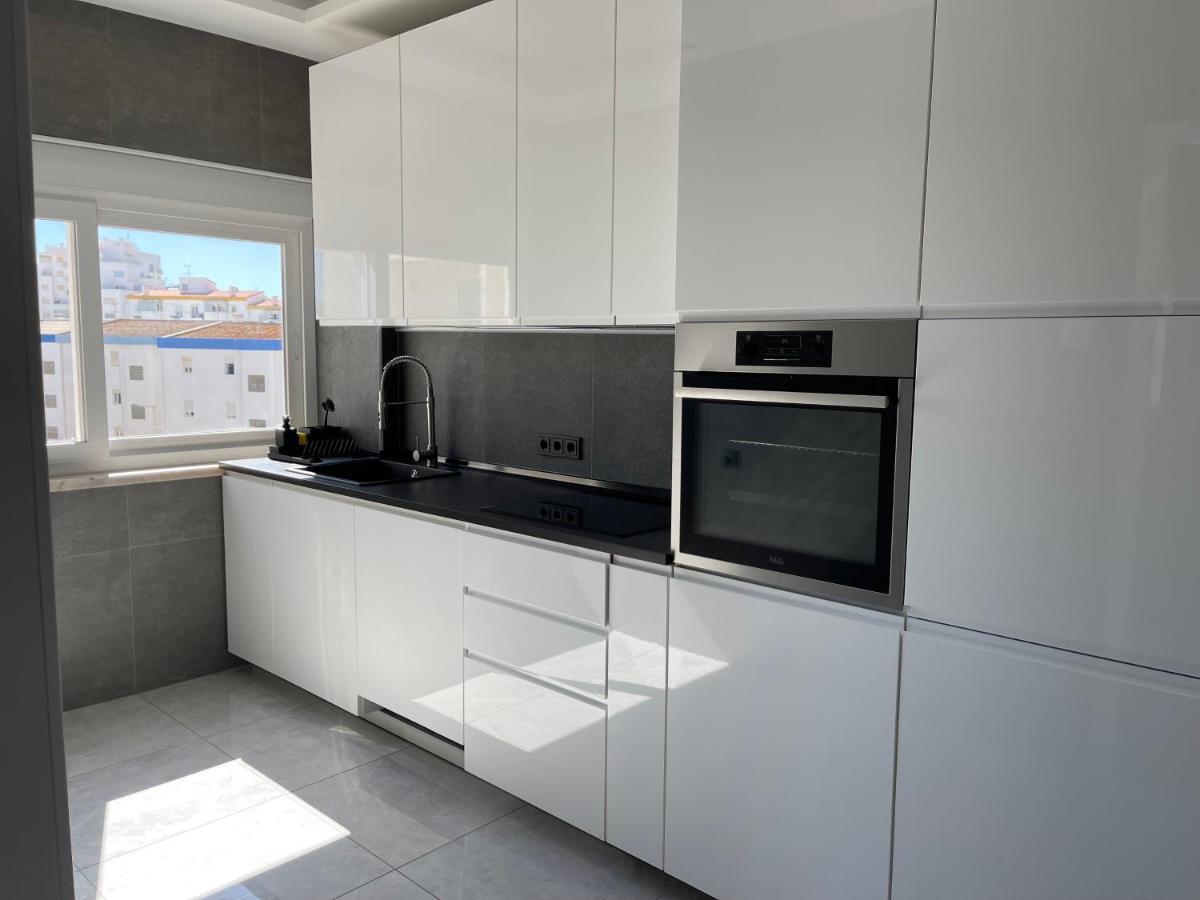 Apartment With A City And Ocean View Lagos Exterior photo